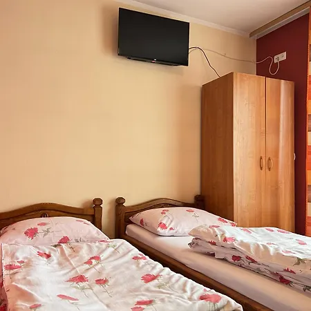 Apartman I Gosciniec Na Rowni *